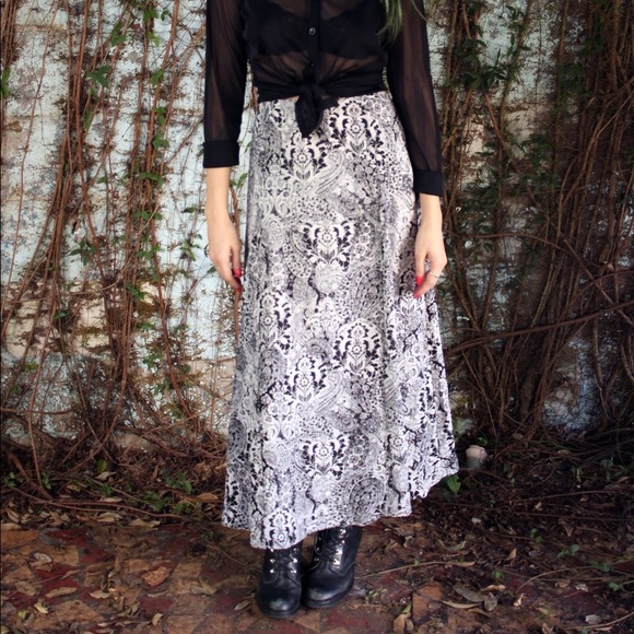 Silk paisley maxi skirt - Picture 2 of 4
